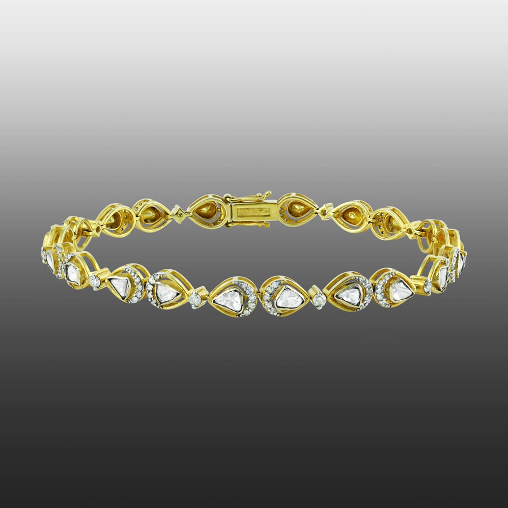 Pear-Shaped Polki Bracelet with Delicate Sparkle